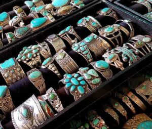 Read more about the article Collecting Native American Jewelry as an Investment in Art, Not Just Value