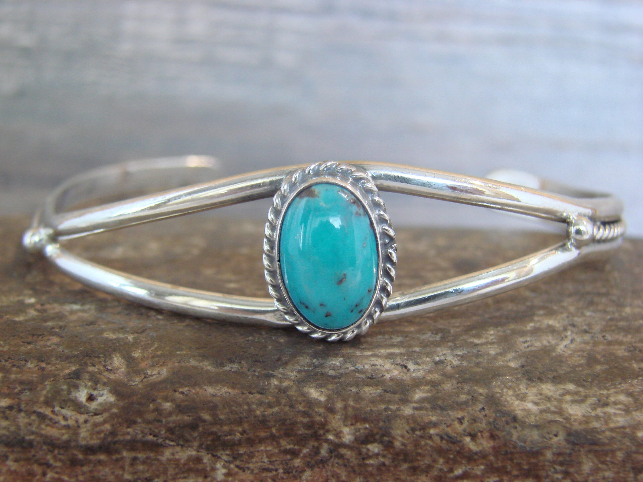 Graceful Native American Bracelet by Henio – Navajo Sterling Silver & Turquoise Cuff - Image 2
