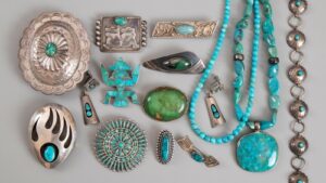 Read more about the article How Traditional Jewelry Making Skills Are Passed Down