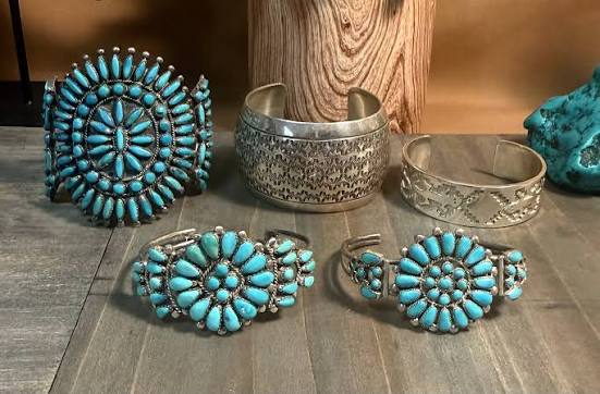 You are currently viewing How to Compare Native American Jewelry Before You Buy