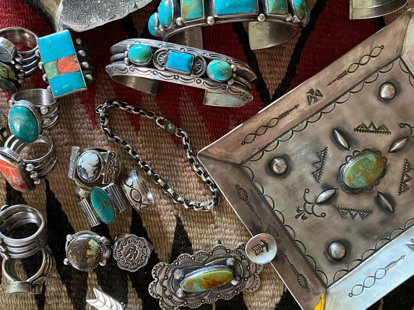 You are currently viewing Inside the Workshop of a Native American Silversmith