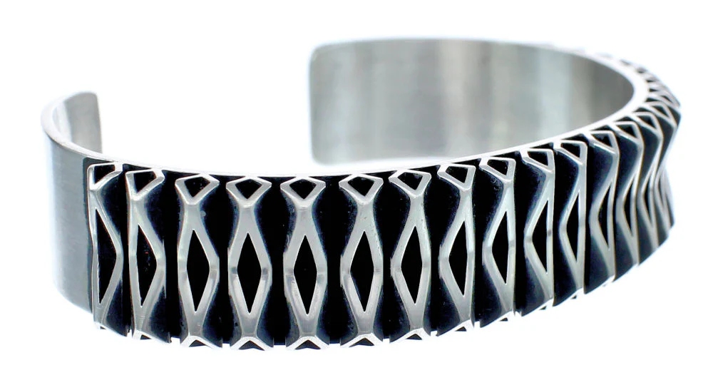 Native American Navajo Sterling Silver Cuff Bracelet - Image 2