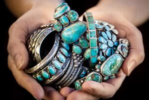 Read more about the article The Meaning of Handcrafted Jewelry in Native American Communities