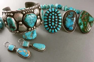 Read more about the article The Story Behind Navajo Silversmithing