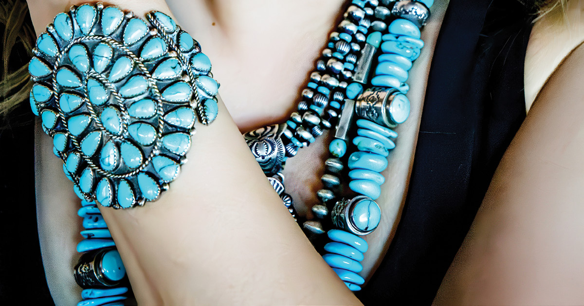 You are currently viewing Understanding the Artistic Philosophy Behind Native American Jewelry