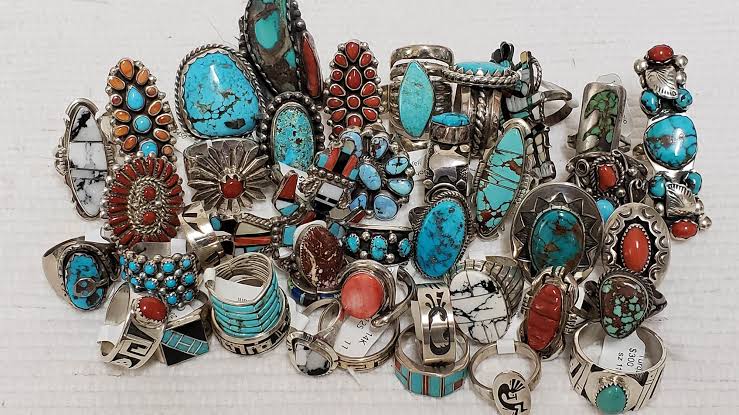 You are currently viewing What Makes Native American Jewelry Truly Unique?
