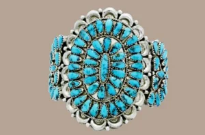 Read more about the article Why Navajo Jewelry Is Admired Around the World