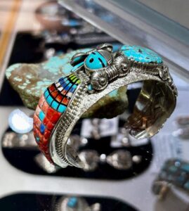 vintage-sterling-silver-cicada-cuff-bracelet-turquoise-inlay